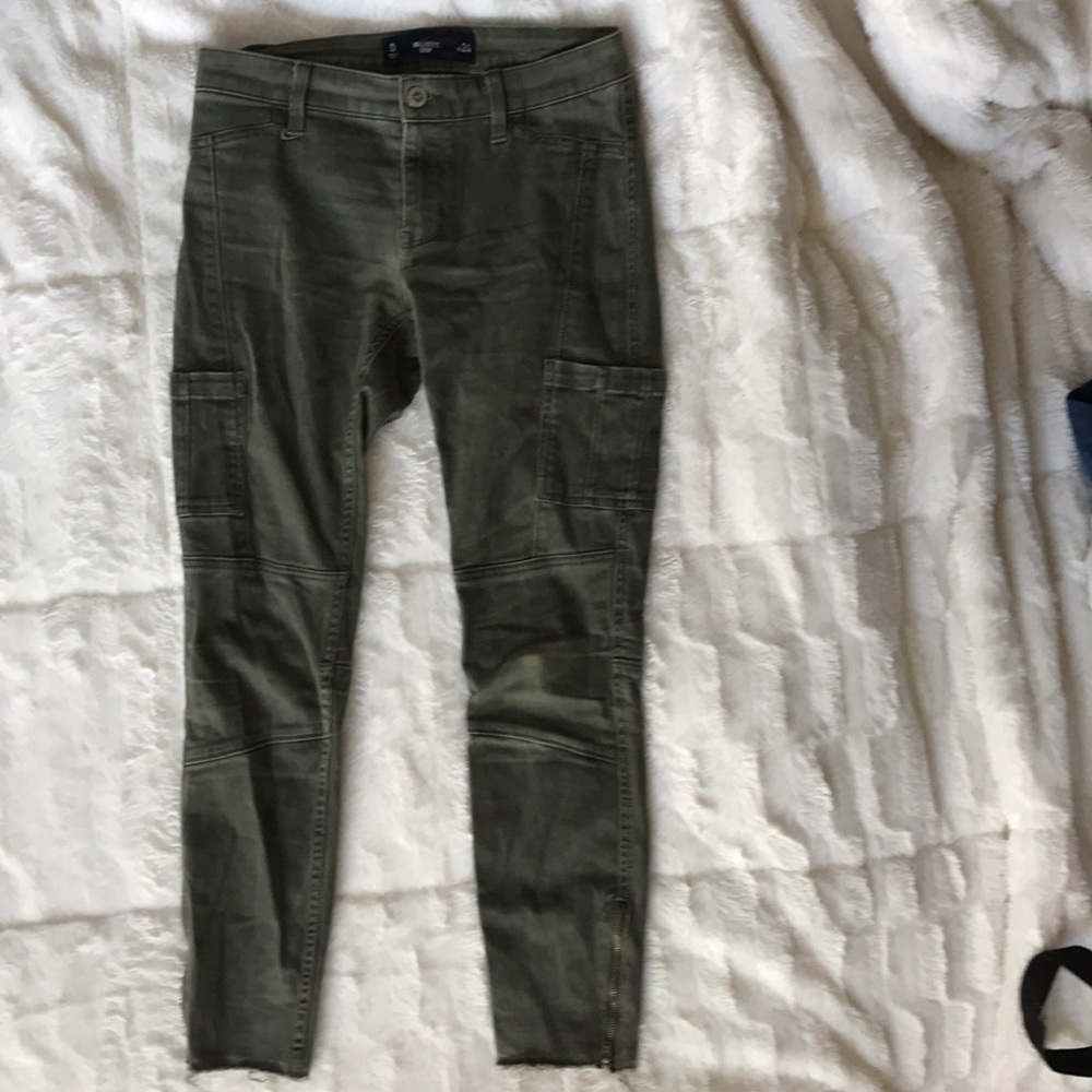 Hollister army green cropped skinny pants